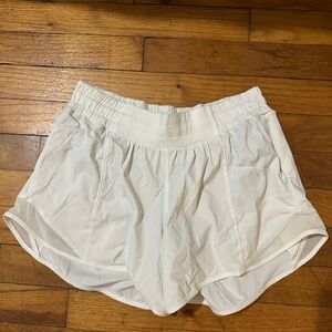 lululemon 4 inch hotty hot shorts